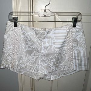 EUC White printed Lilly Pulitzer shorts